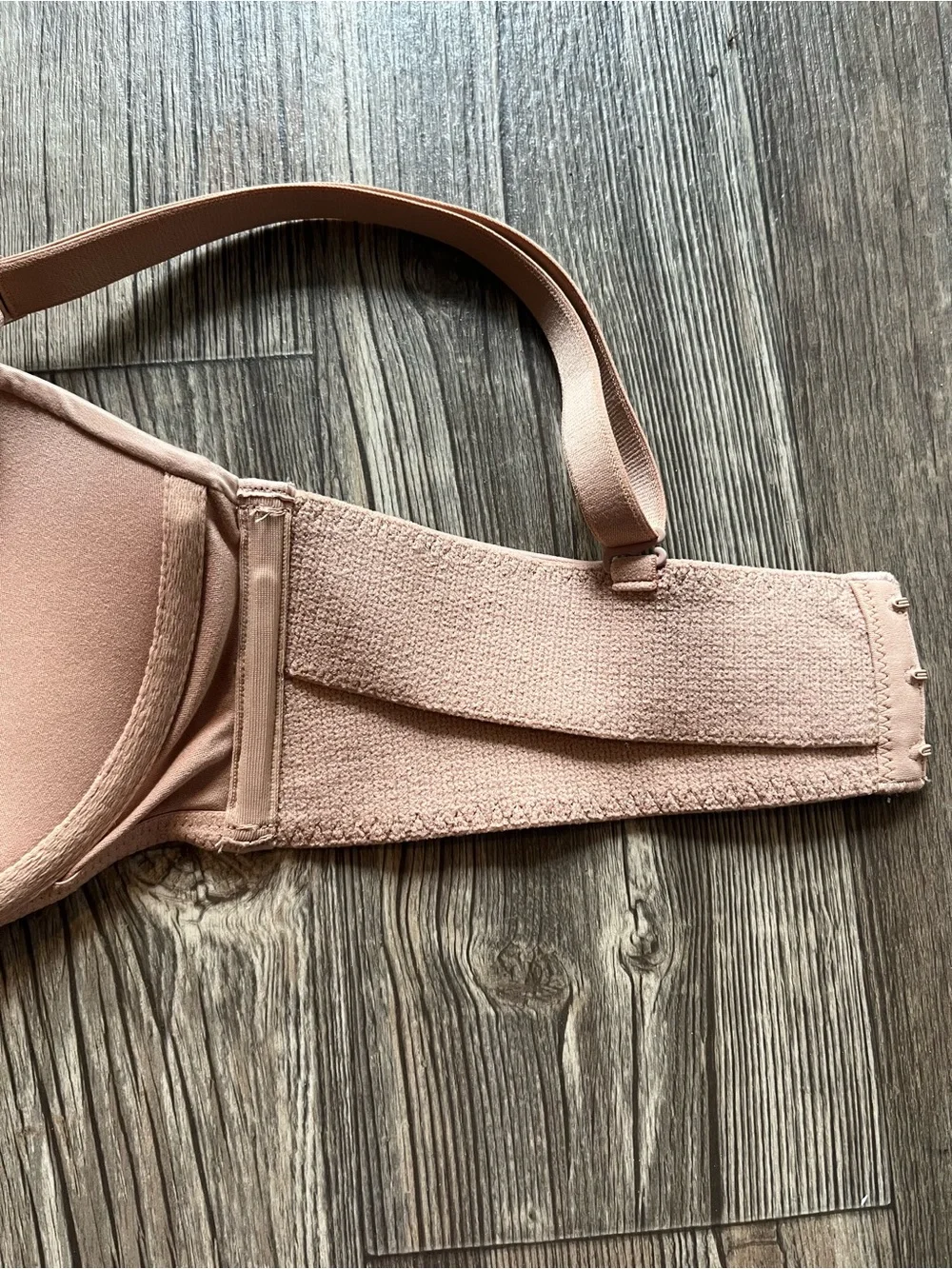 NWT Victoria’s Secret - Body by Victoria - strapless convertible bra - size 34D - Picture 3 of 9